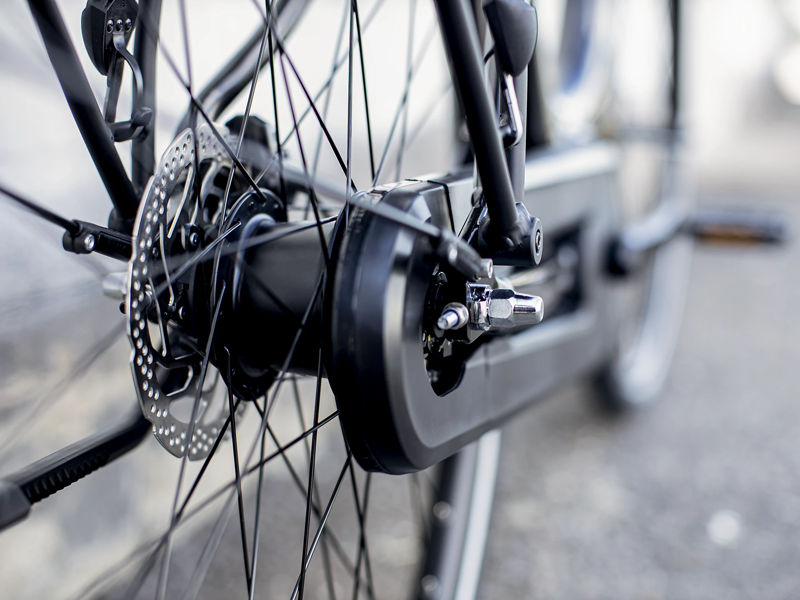 2022 Trek District+ 4 400wh Lowstep eHybrid Bike in Black-5